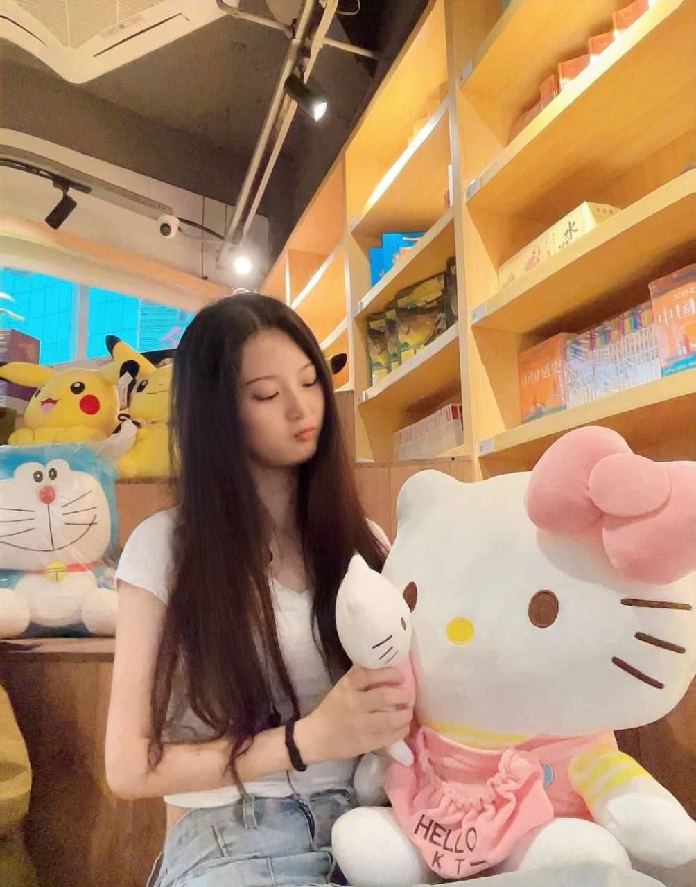 西南医科大学05年的学生妹，手机破损拿去维修，结果相册里面的约炮的照片和视频被扒个精光 - 私房ACG - sifacg.com