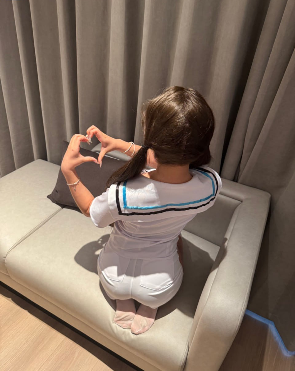 这么顶级的极品萝莉，并且颜值还这么高，全程自慰，小穴的毛量也是相对来讲很稀少 - 私房ACG - sifacg.com