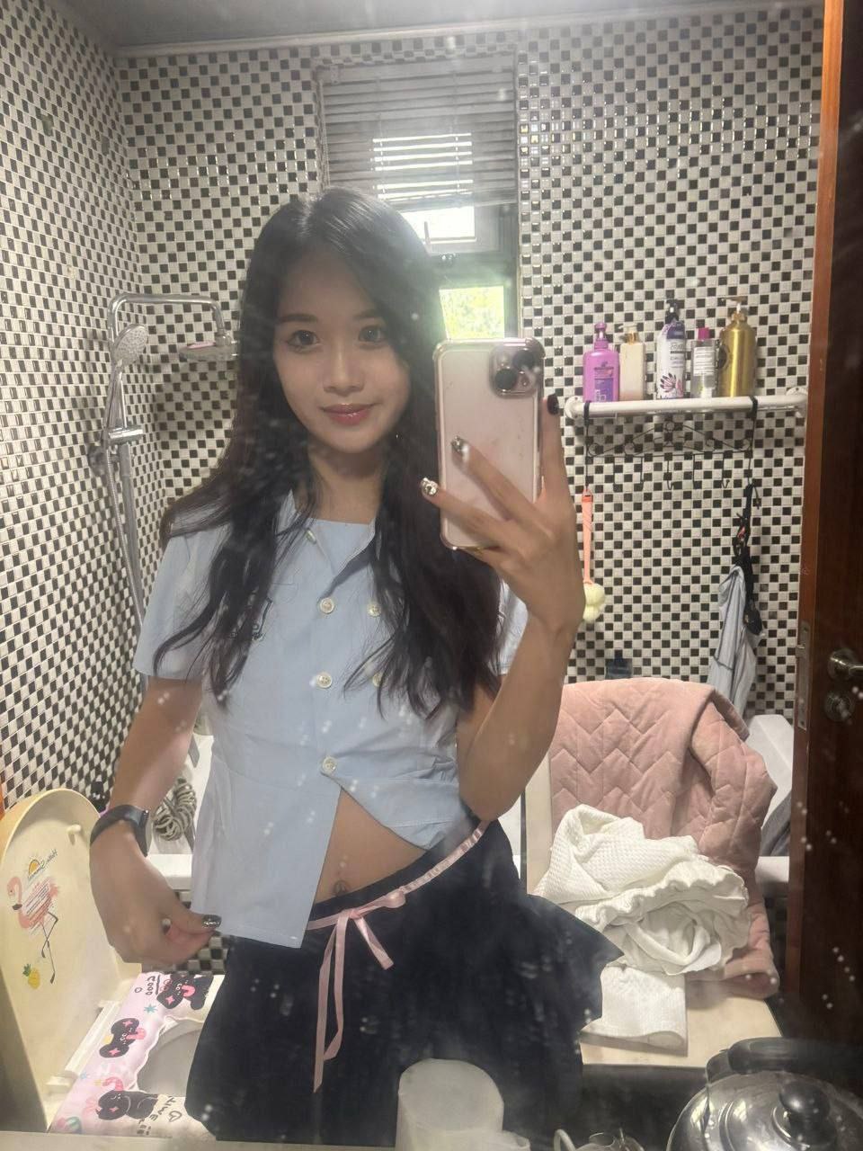 高颜值反差高三学生妹私拍流出 - 私房ACG - sifacg.com