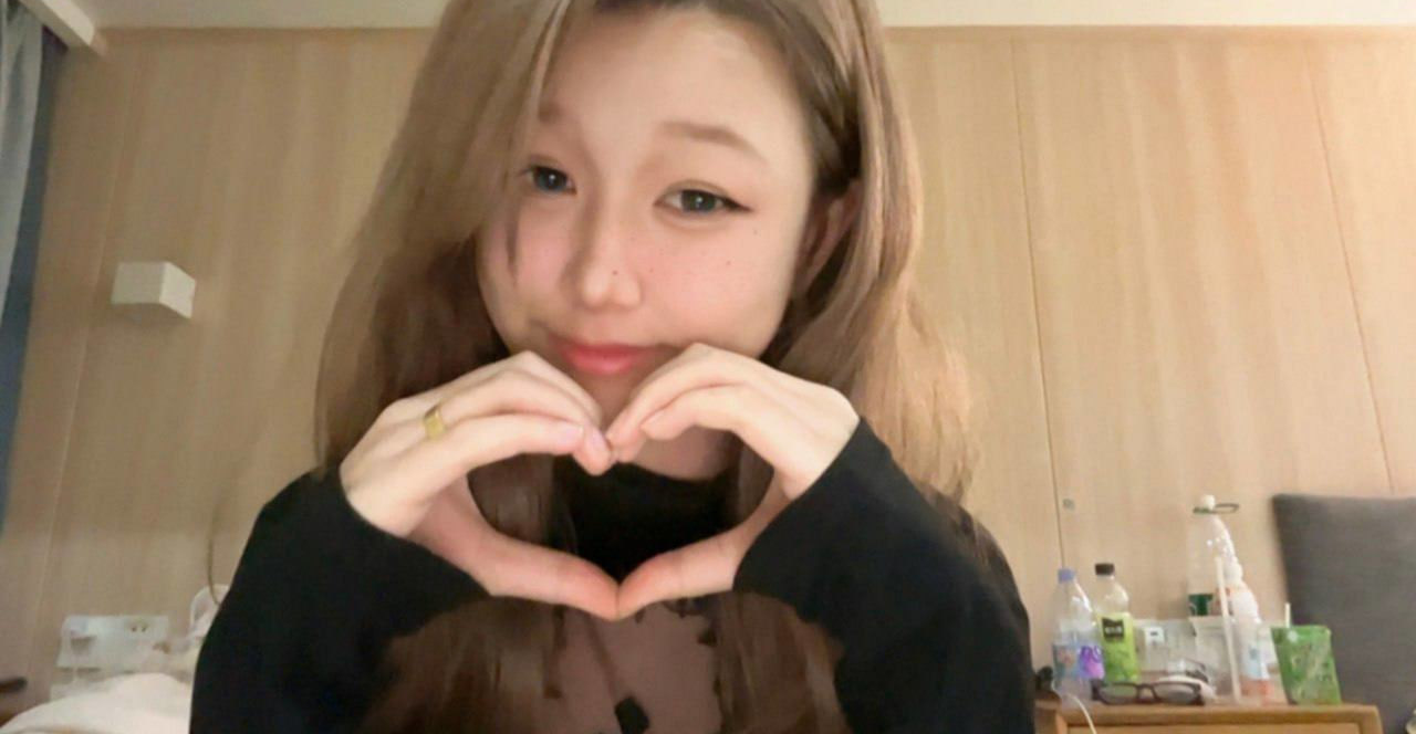 素人流出，颜值超高的兼职女，高颜值的外貌下隐藏着一颗骚动的心，外表看着可可爱爱的 - 私房ACG - sifacg.com