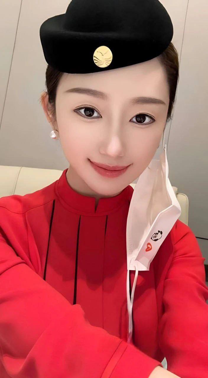 川航极品空姐 【 周娅菲 】酒店开好房被金主后入爆操 - 私房ACG - sifacg.com