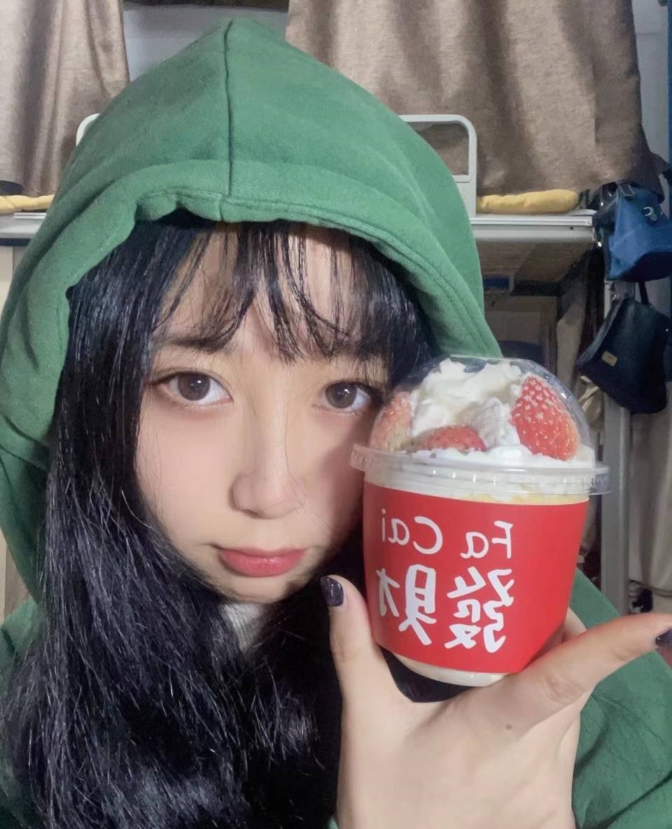 高颜值小学妹在校打扮的妖艳被学长拿下 - 私房ACG - sifacg.com