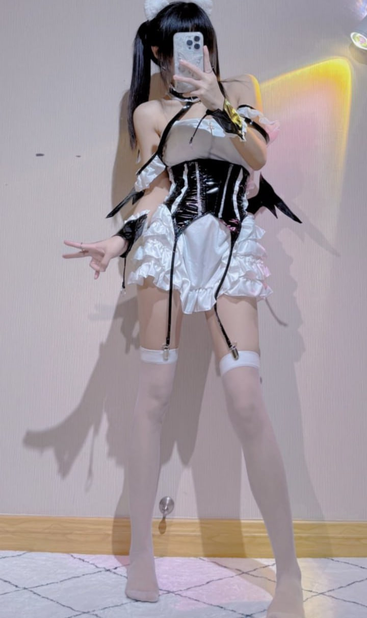 超顶身材萝莉少女私拍美图 - 私房ACG - sifacg.com