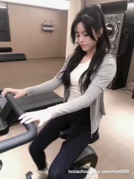 健身房的摄影头是对着我的，应该不会有人看到吧 - 私房ACG - sifacg.com