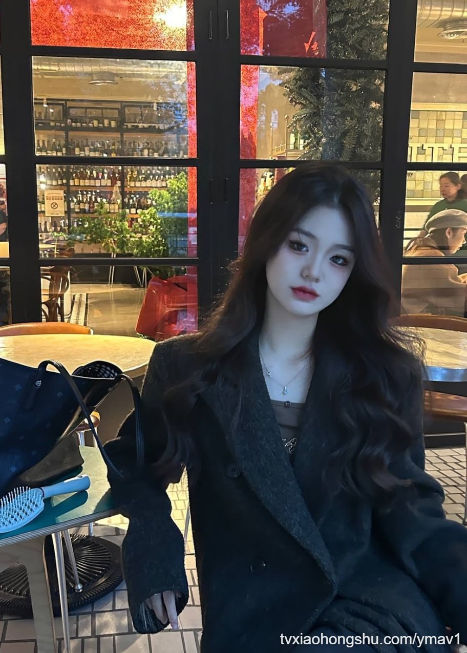 湖南高颜值反差婊【叶佳 】和富二代男友啪啪私密视讯被渣男曝光 - 私房ACG - sifacg.com