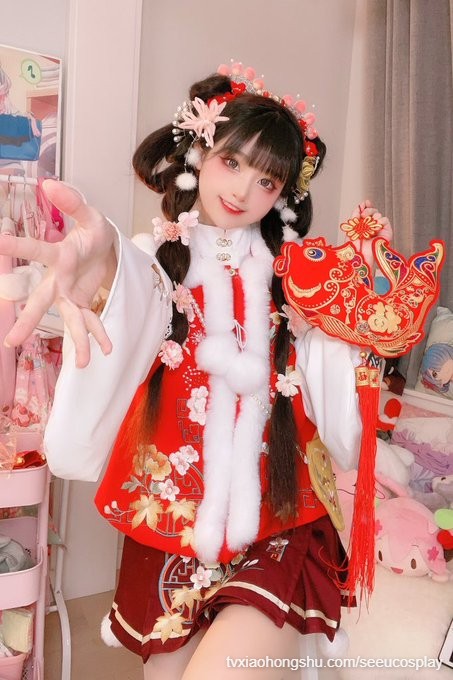 🥰今天是新年！  我穿了一件红色的汉服！🏮🧨 - 私房ACG - sifacg.com